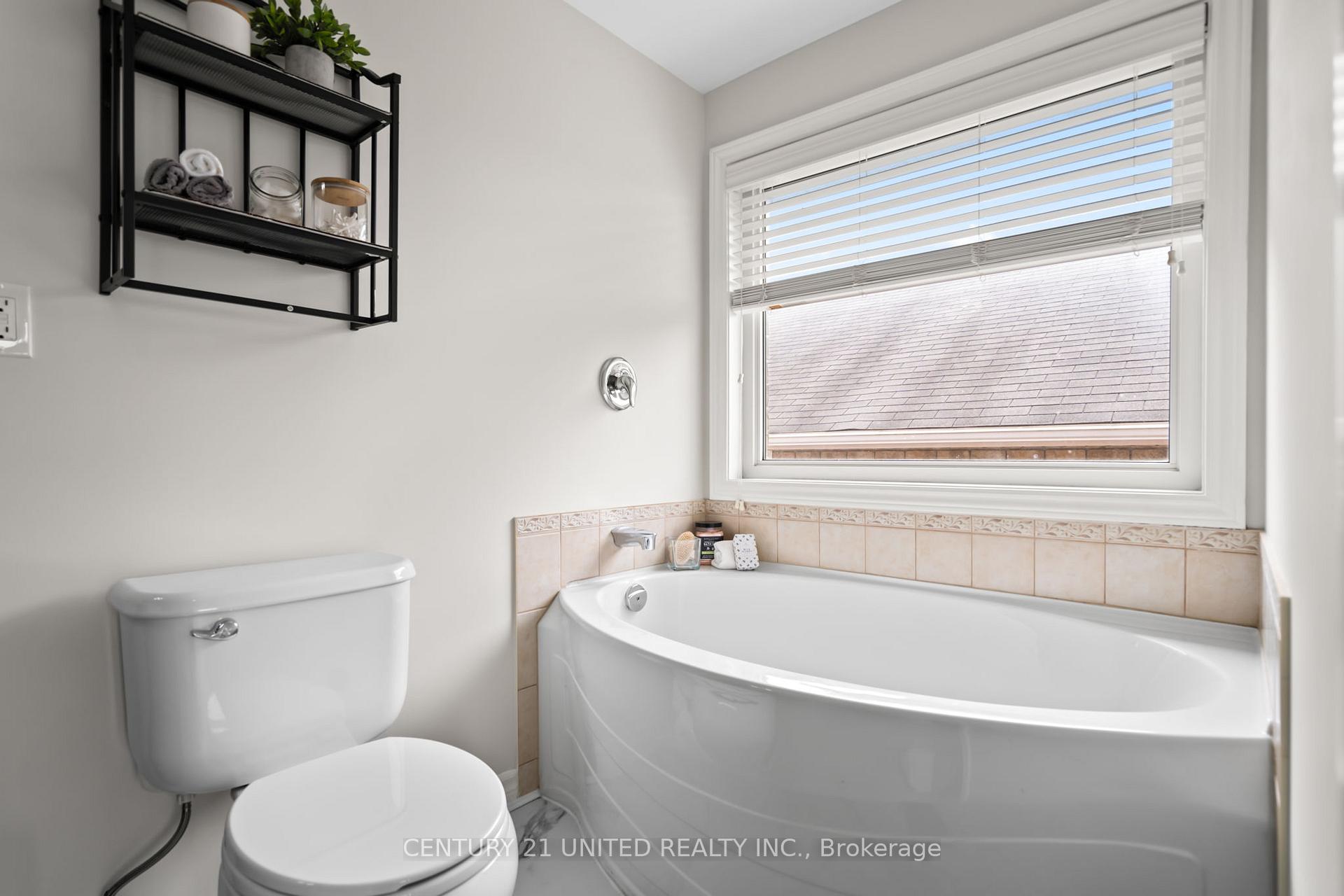 Photo 7 of 2538 Denure Drive, Peterborough, Monaghan Ward 2 — HOMEH