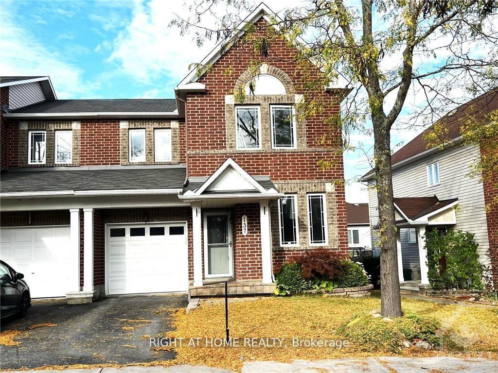 Front of 137 Harbour View Street