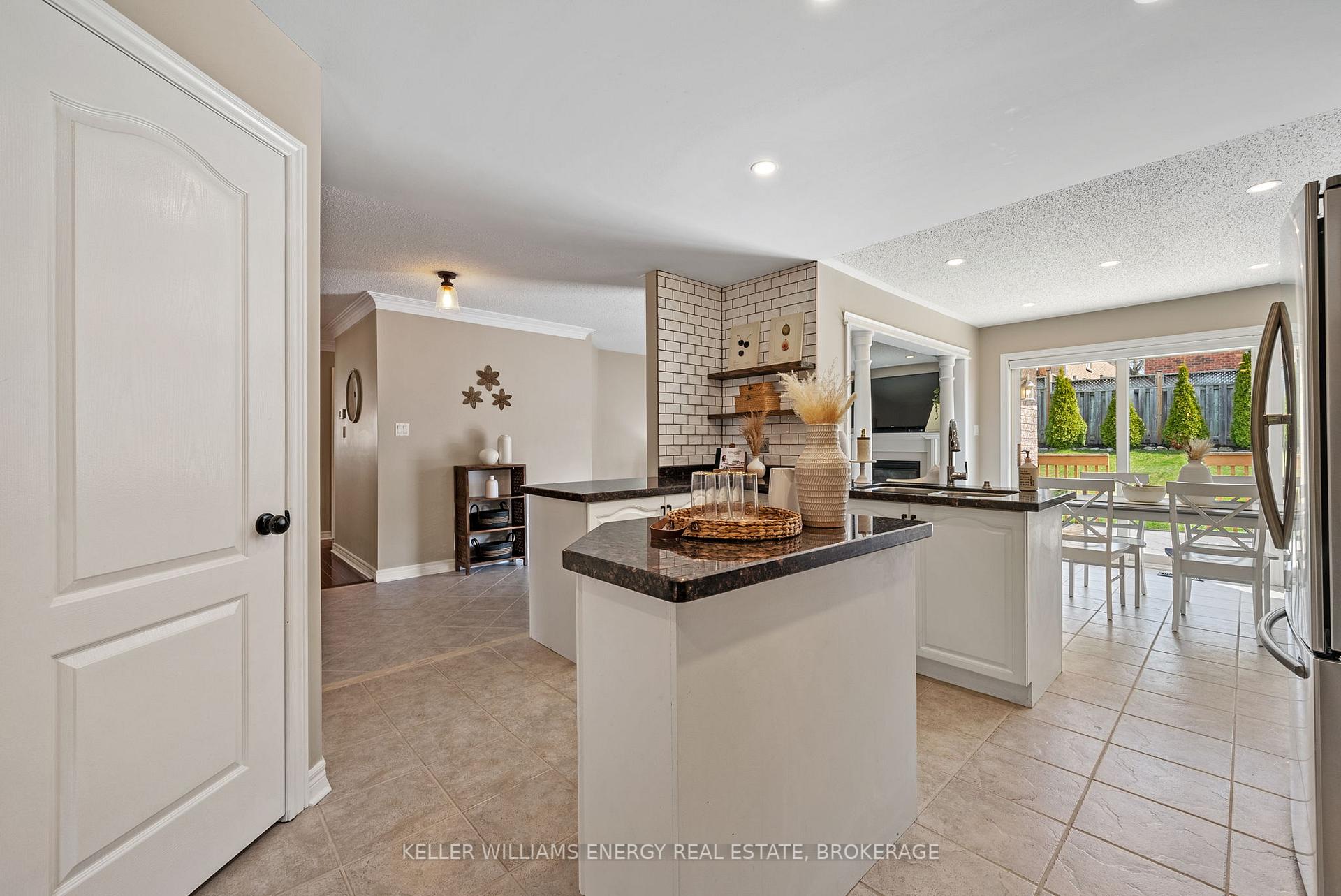 Photo 10 of 159 Goodman Drive, Oshawa, McLaughlin — HOMEH