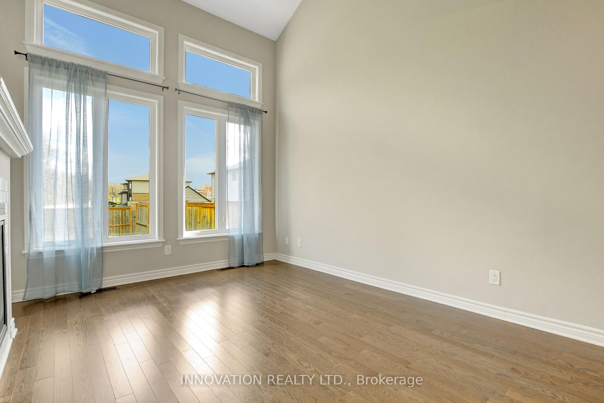 Photo 9 of 470 Markdale Terrace, Ottawa, Riverside South/Gloucester Glen — HOMEH