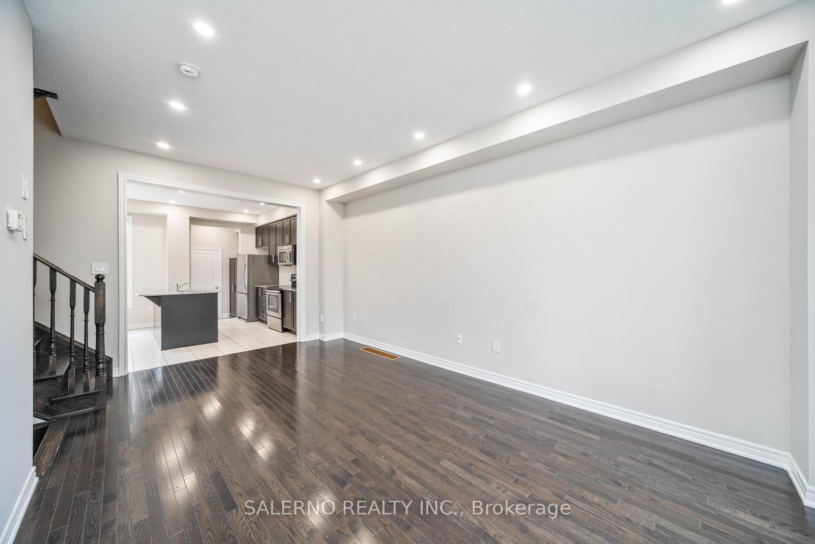 Photo 5 of 103 East's Corners Boulevard, Vaughan, Kleinburg — HOMEH