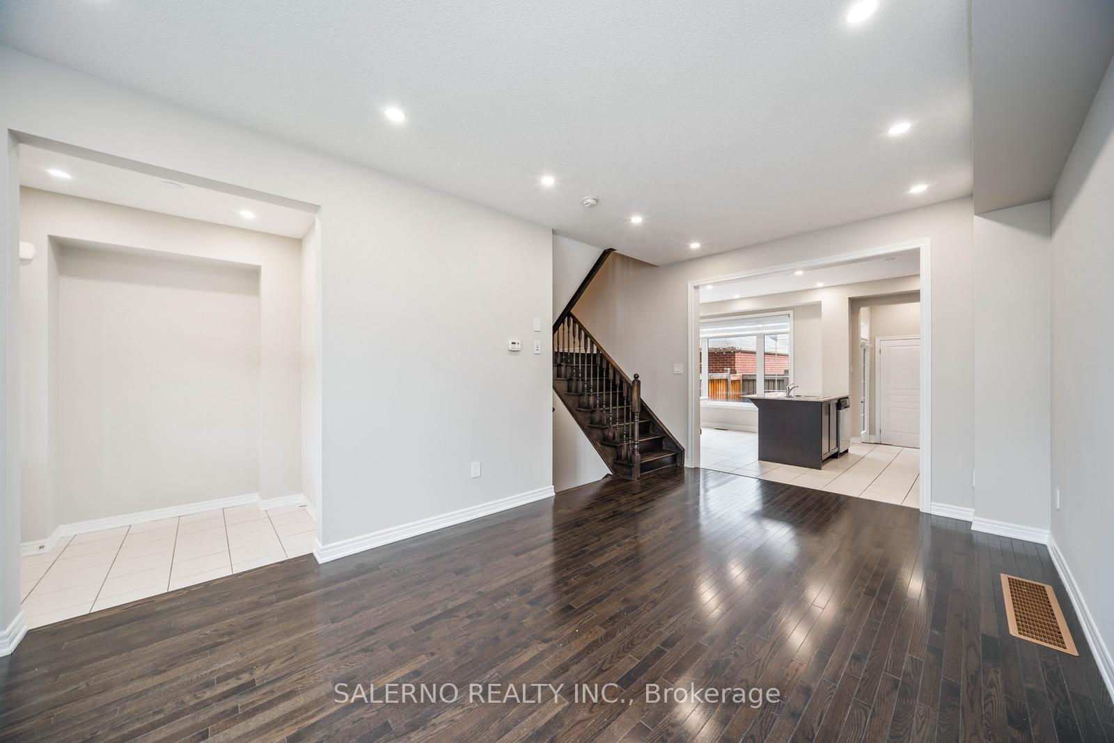 Photo 6 of 103 East's Corners Boulevard, Vaughan, Kleinburg — HOMEH