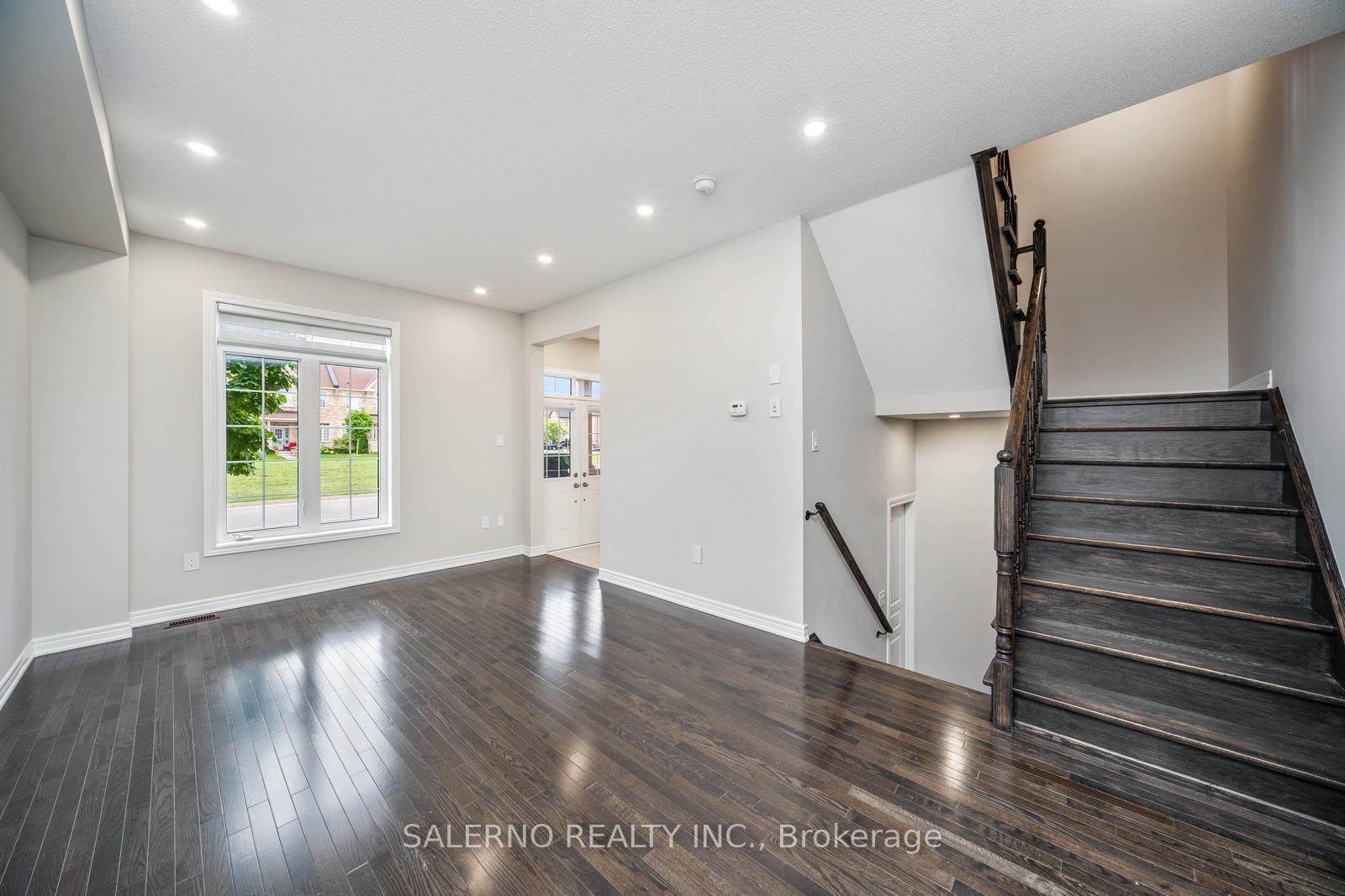 Photo 7 of 103 East's Corners Boulevard, Vaughan, Kleinburg — HOMEH