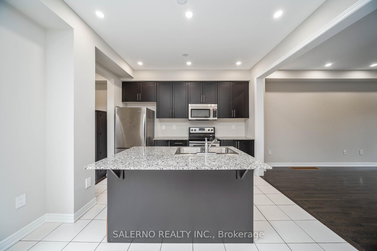 Photo 10 of 103 East's Corners Boulevard, Vaughan, Kleinburg — HOMEH