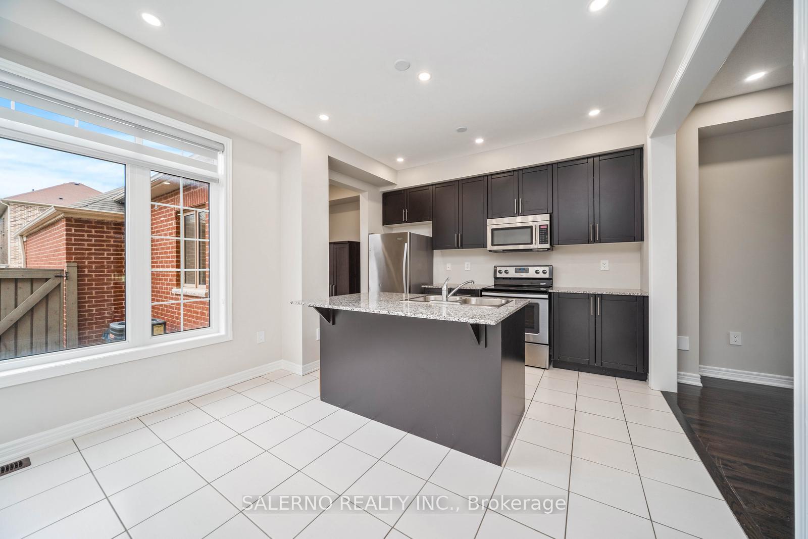 Photo 11 of 103 East's Corners Boulevard, Vaughan, Kleinburg — HOMEH