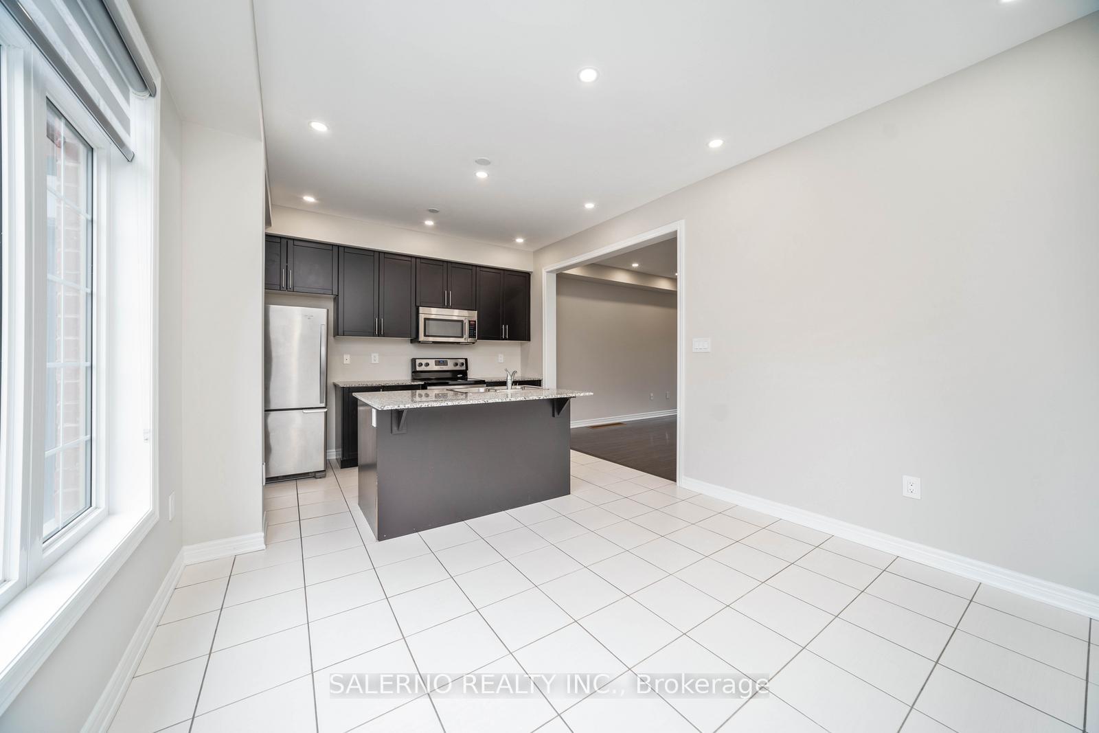 Photo 12 of 103 East's Corners Boulevard, Vaughan, Kleinburg — HOMEH