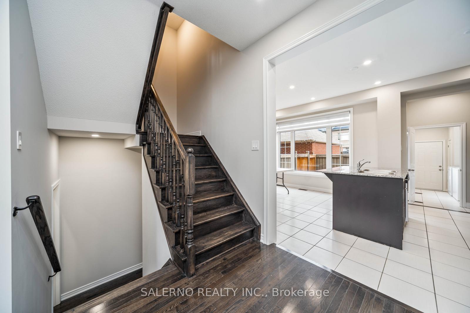 Photo 19 of 103 East's Corners Boulevard, Vaughan, Kleinburg — HOMEH