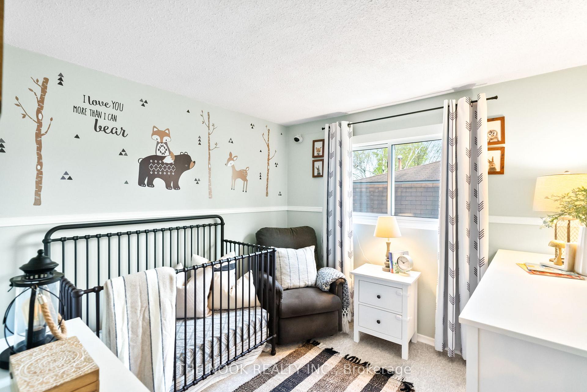Photo 2 of 528 Lancelot Crescent, Oshawa, Eastdale — HOMEH