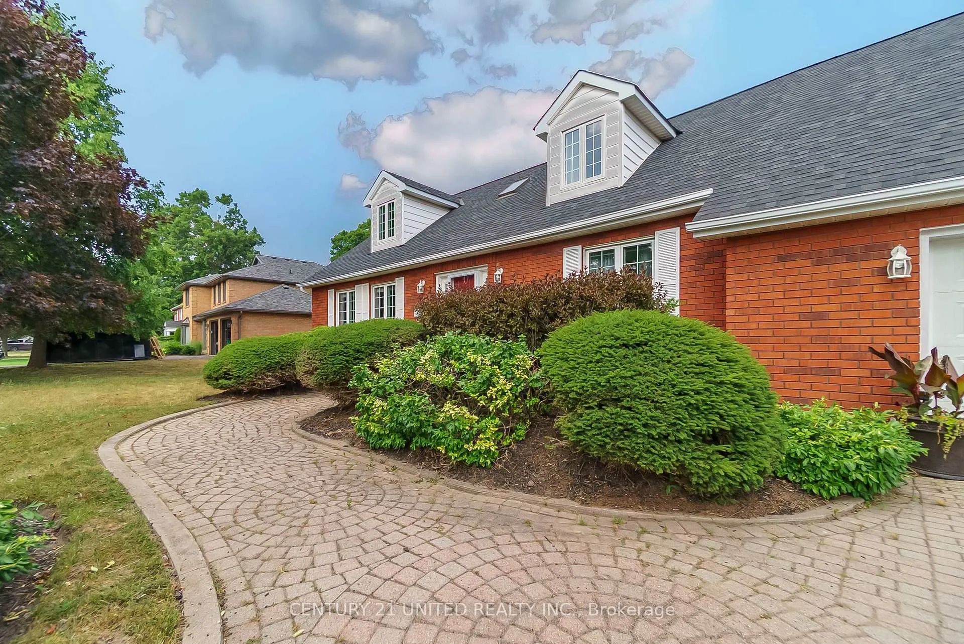 Photo 4 of 1656 Champlain Drive, Peterborough, Northcrest Ward 5 — HOMEH