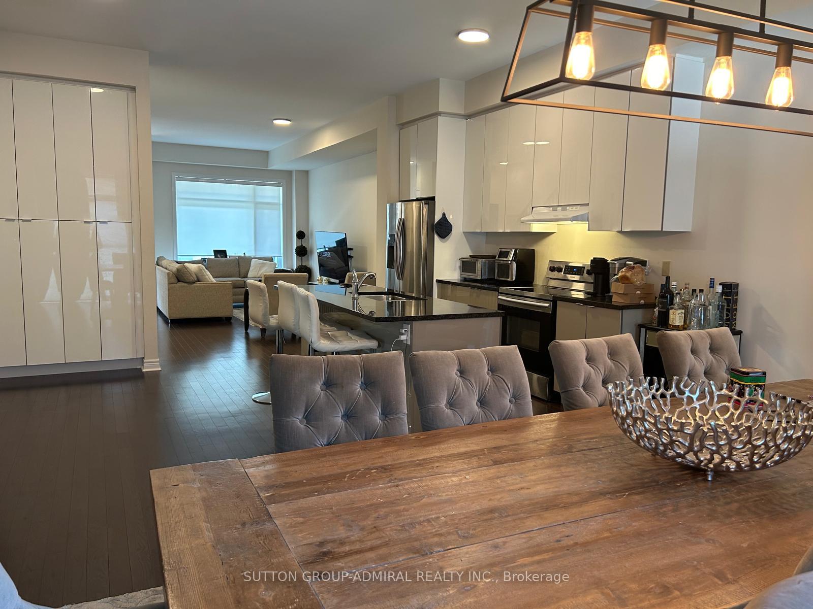 Photo 7 of 106 Laskin Drive, Vaughan, Patterson — HOMEH
