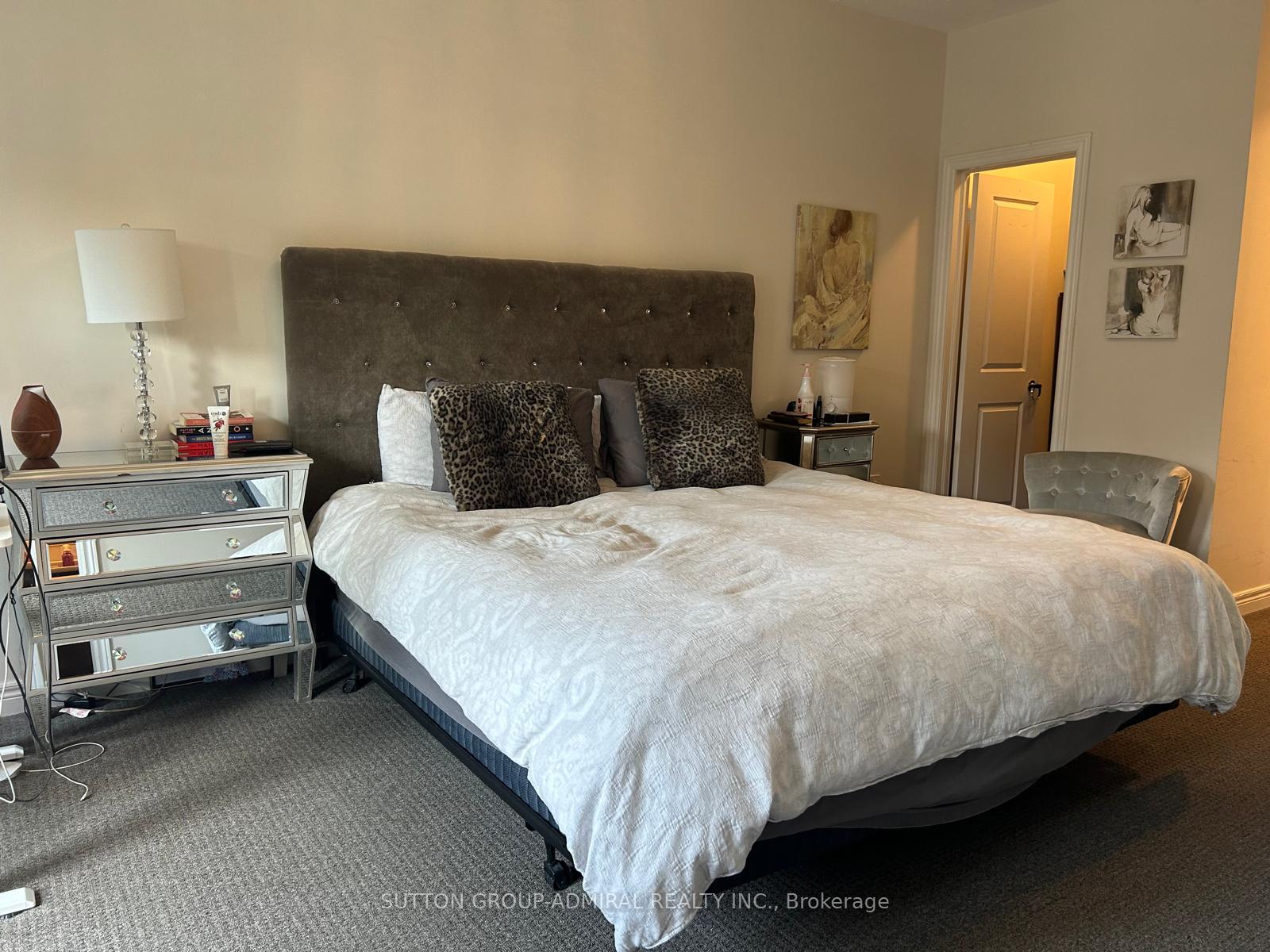 Photo 10 of 106 Laskin Drive, Vaughan, Patterson — HOMEH