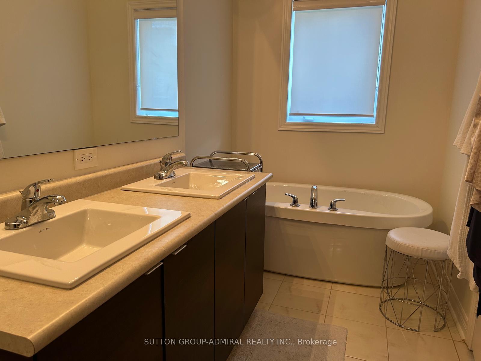 Photo 11 of 106 Laskin Drive, Vaughan, Patterson — HOMEH