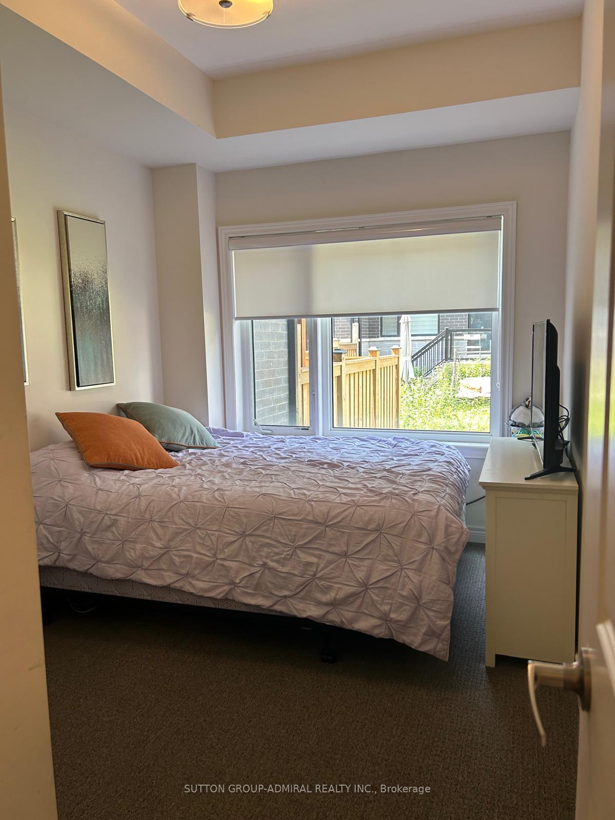 Photo 12 of 106 Laskin Drive, Vaughan, Patterson — HOMEH