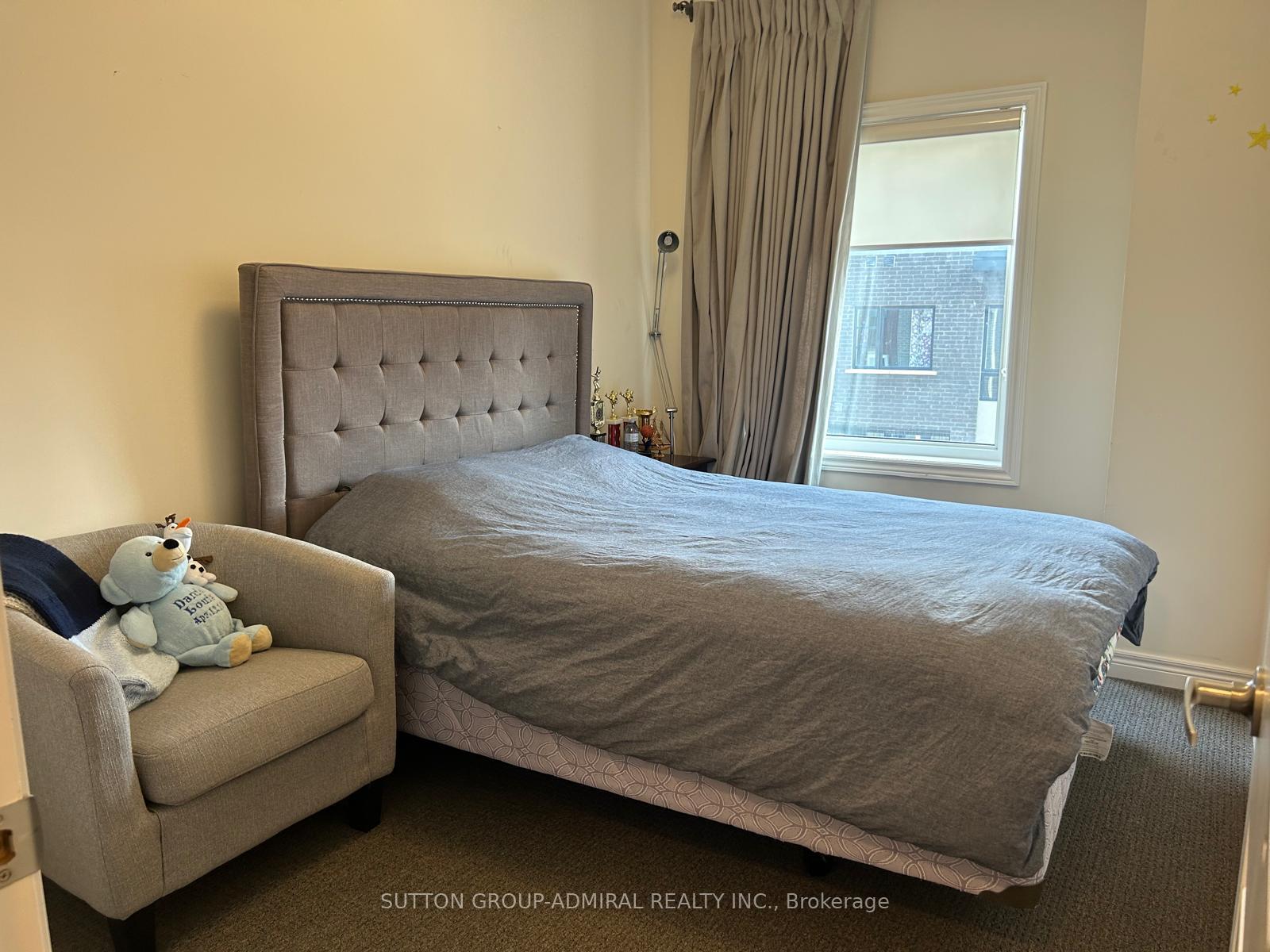 Photo 13 of 106 Laskin Drive, Vaughan, Patterson — HOMEH