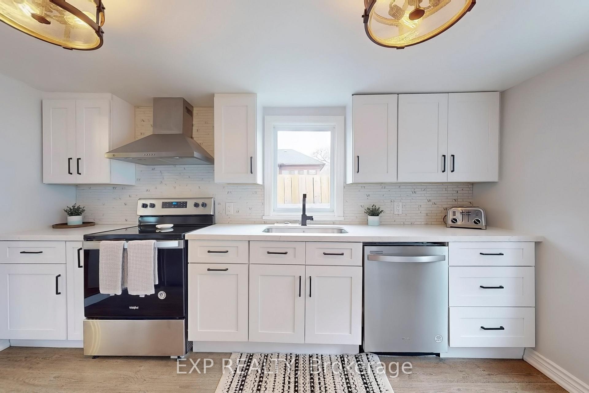 Photo 14 of 185 Mary Street N, Oshawa, O'Neill — HOMEH