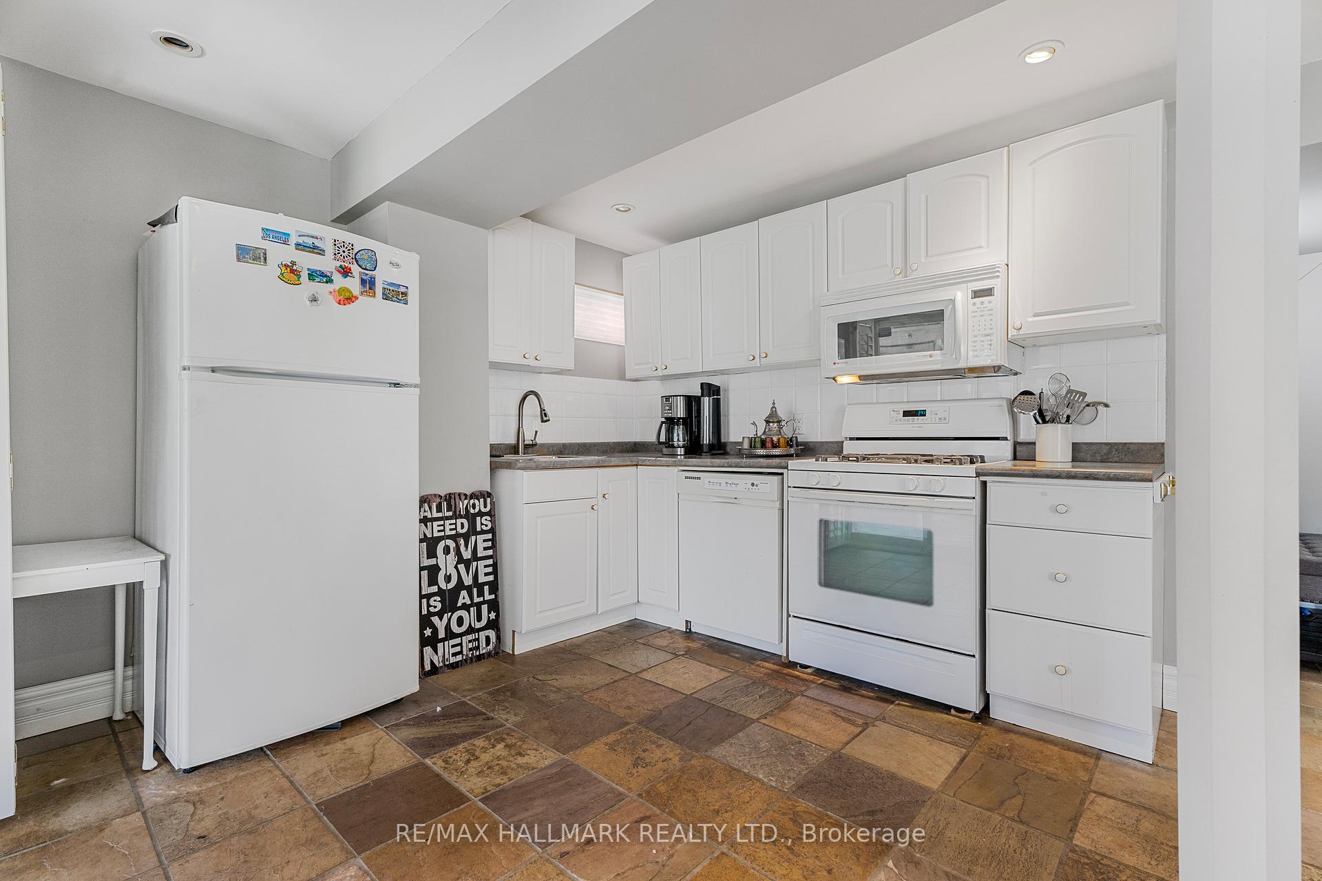 Photo 34 of 8 Arnold Crescent, Whitby, Brooklin — HOMEH