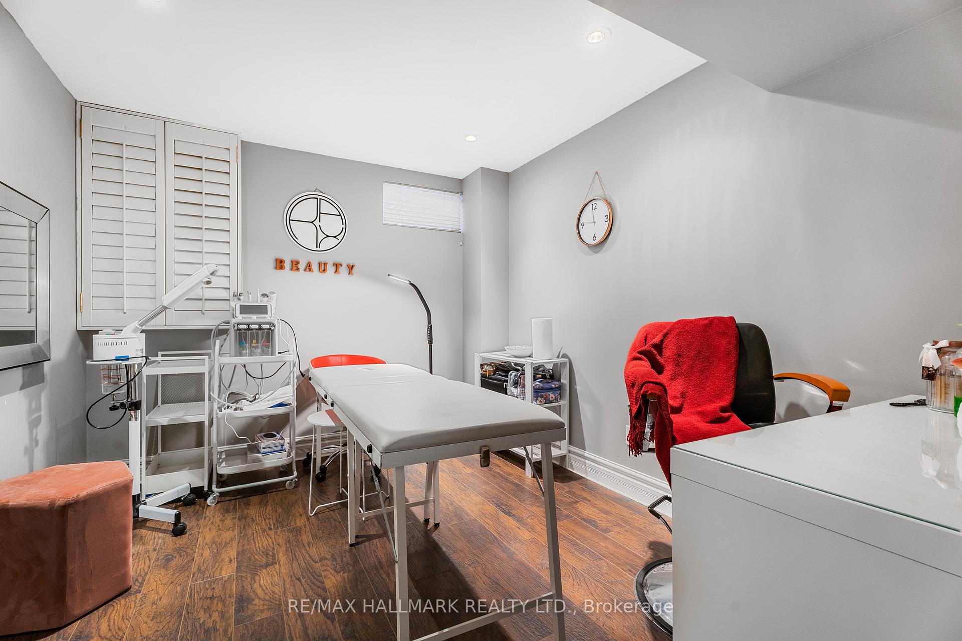 Photo 37 of 8 Arnold Crescent, Whitby, Brooklin — HOMEH