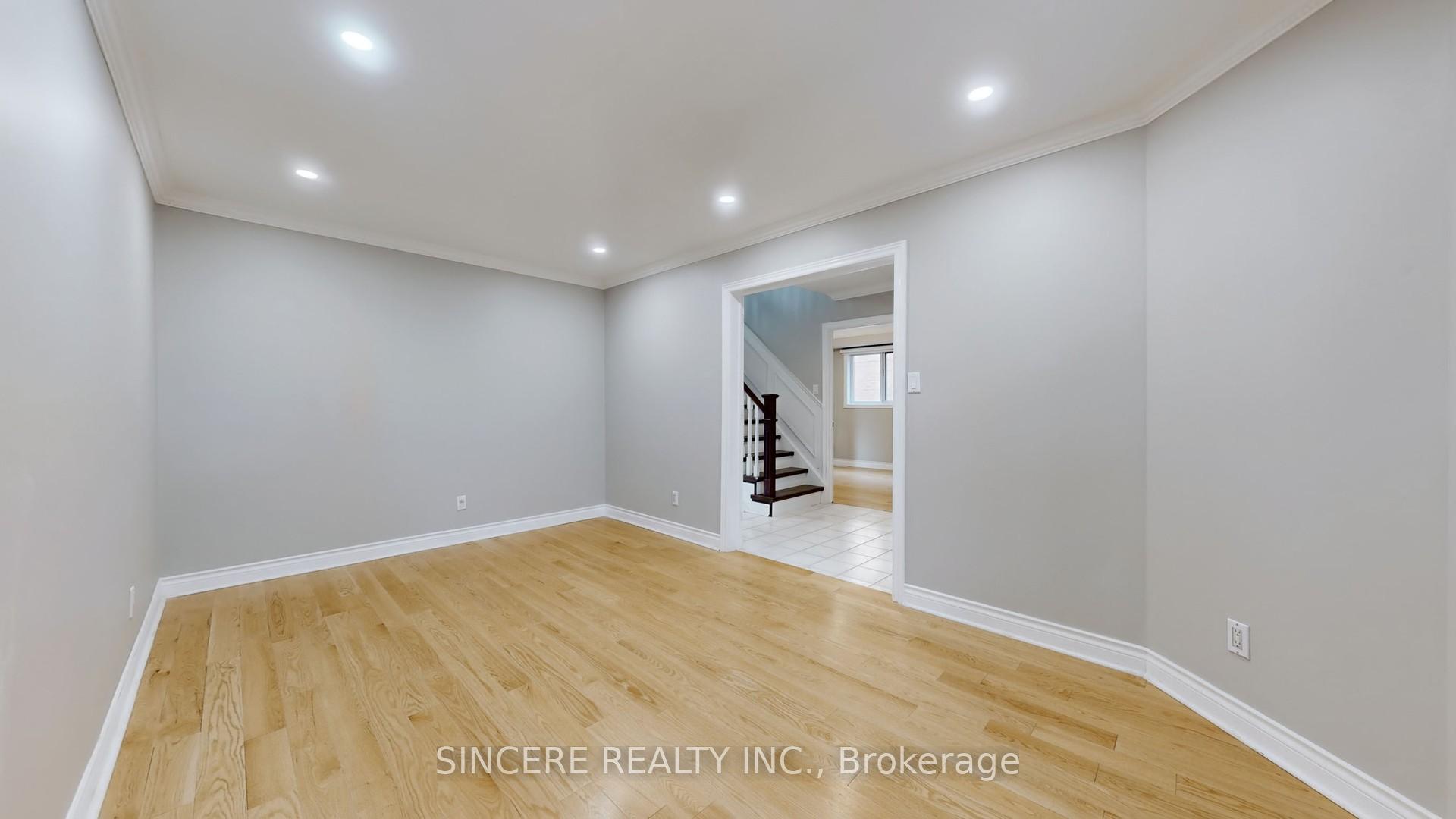 Photo 6 of 55 Sterling Crescent, Vaughan, Maple — HOMEH