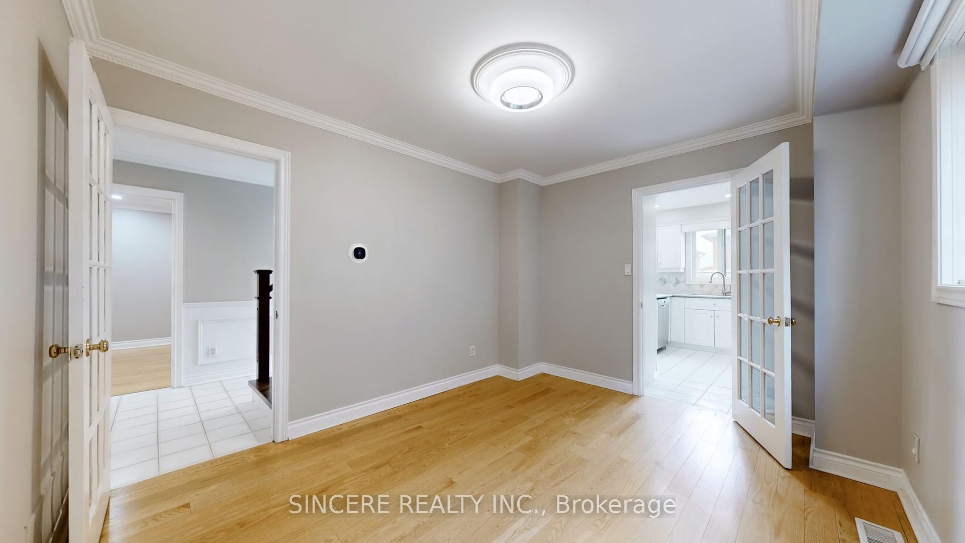 Photo 7 of 55 Sterling Crescent, Vaughan, Maple — HOMEH