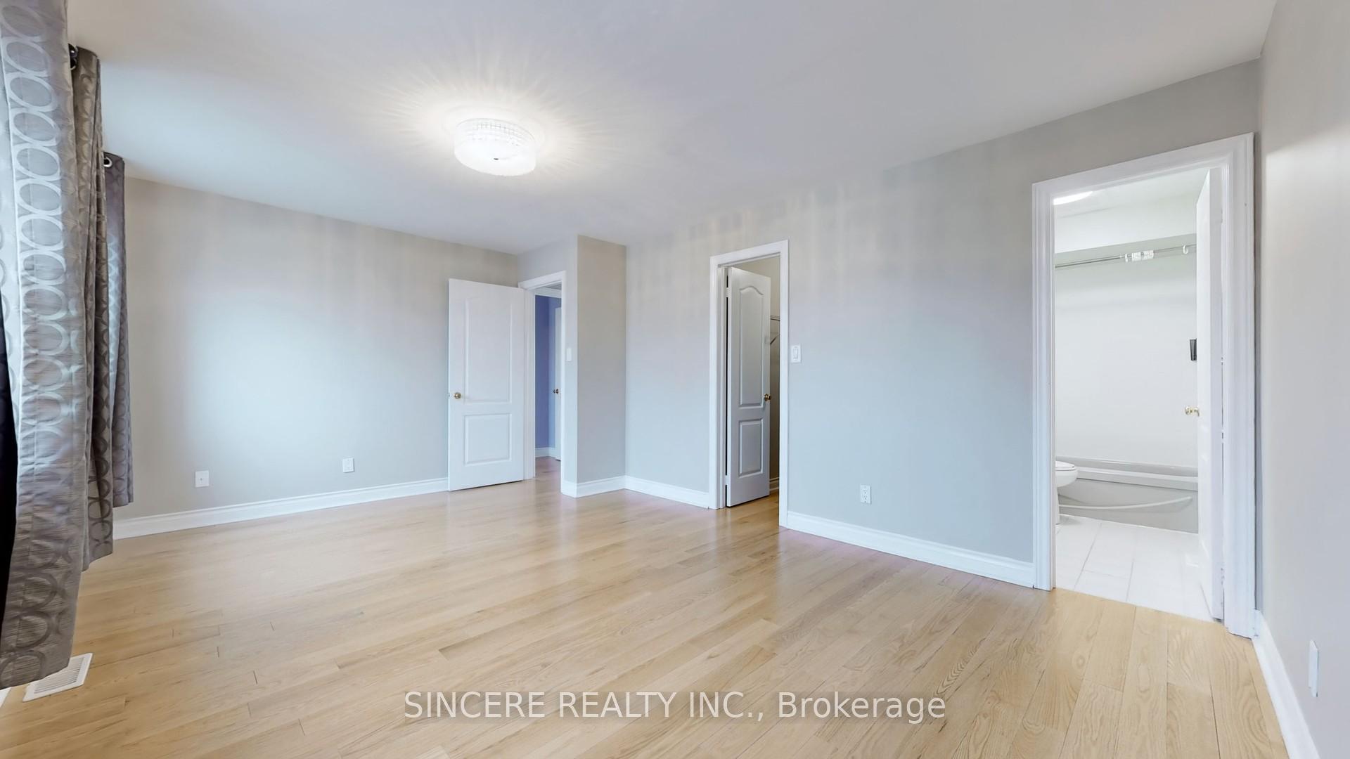 Photo 19 of 55 Sterling Crescent, Vaughan, Maple — HOMEH