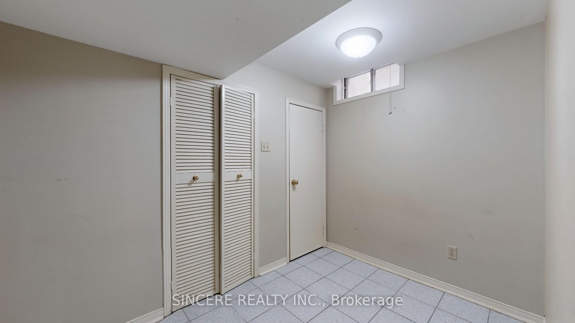 Photo 36 of 55 Sterling Crescent, Vaughan, Maple — HOMEH