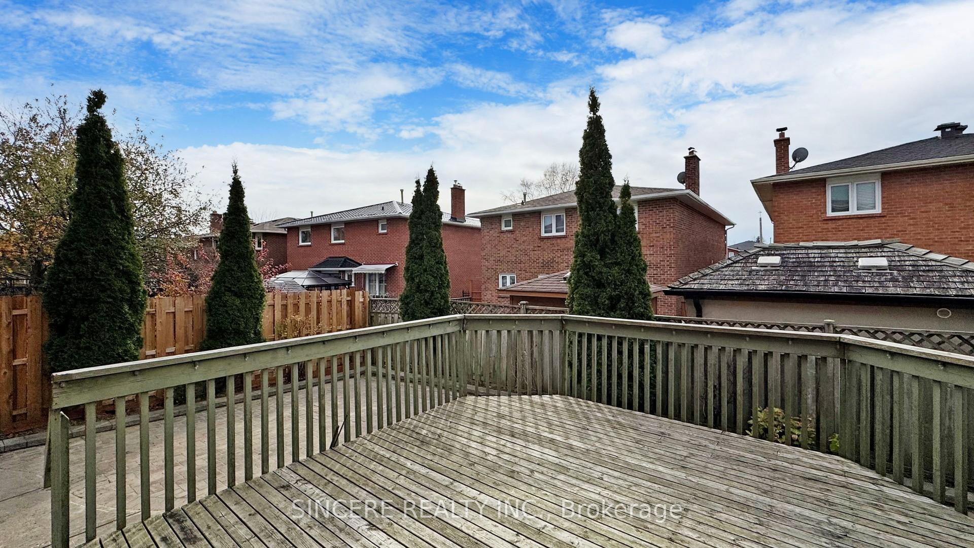 Photo 39 of 55 Sterling Crescent, Vaughan, Maple — HOMEH