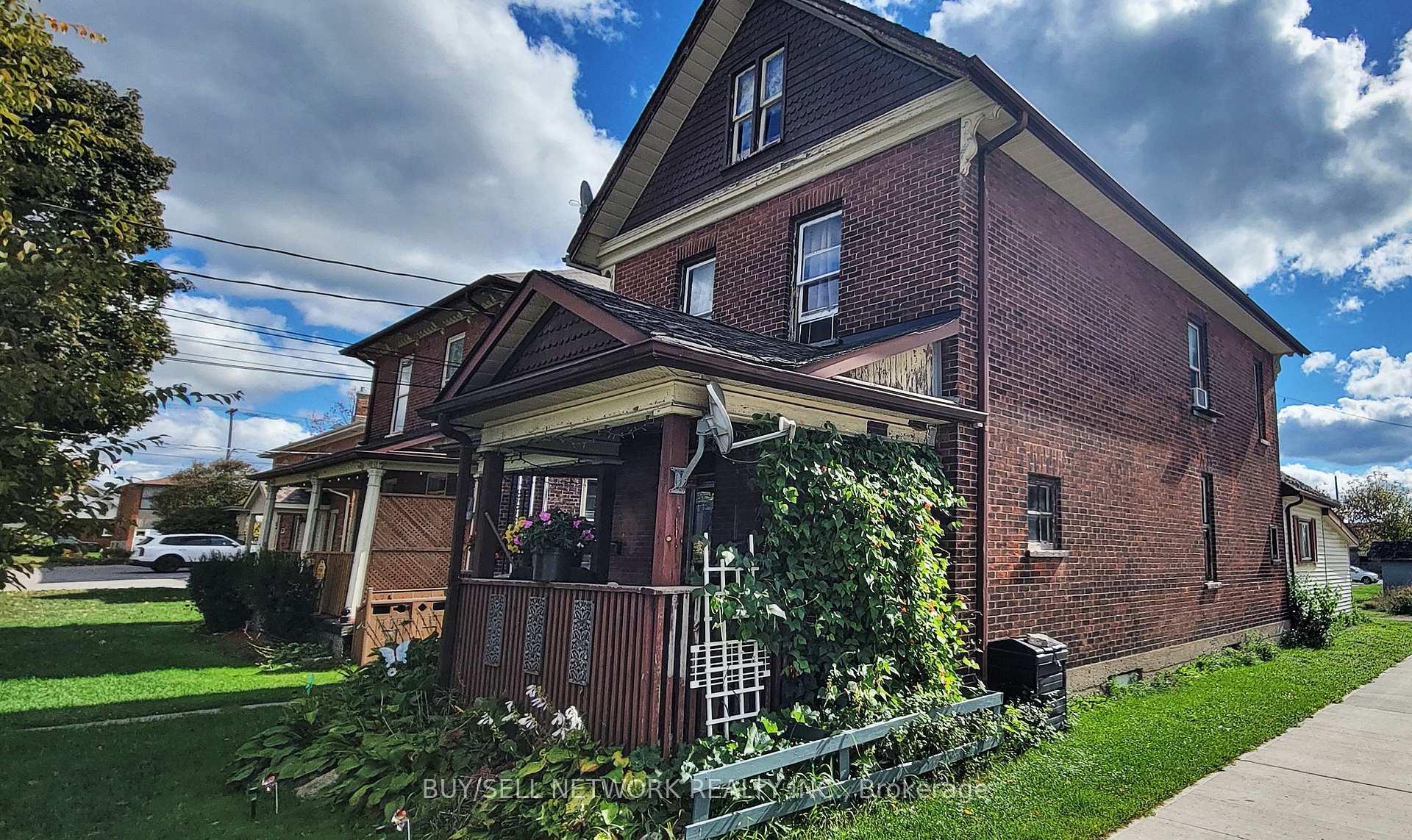 Front of 257 Dalhousie Street