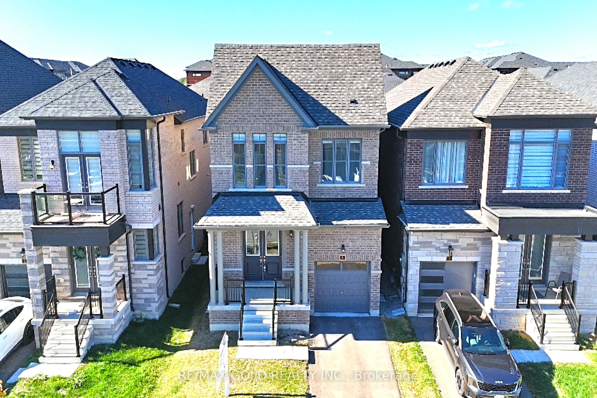 Photo 2 of 6 Del Grappa Street, Caledon, Rural Caledon — HOMEH