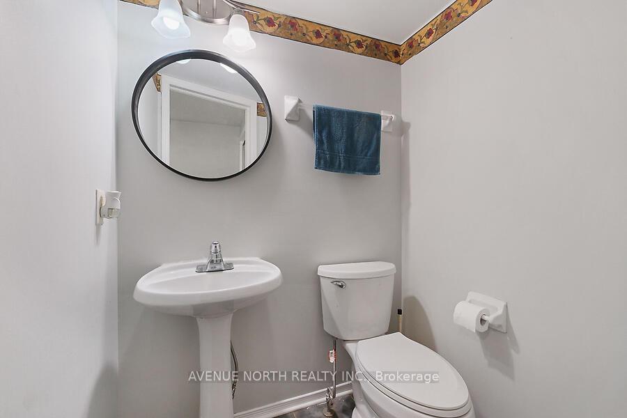 Photo 4 of 59 Splinter Crescent, Ottawa, Fairfield Heights — HOMEH
