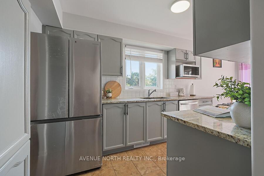 Photo 7 of 59 Splinter Crescent, Ottawa, Fairfield Heights — HOMEH