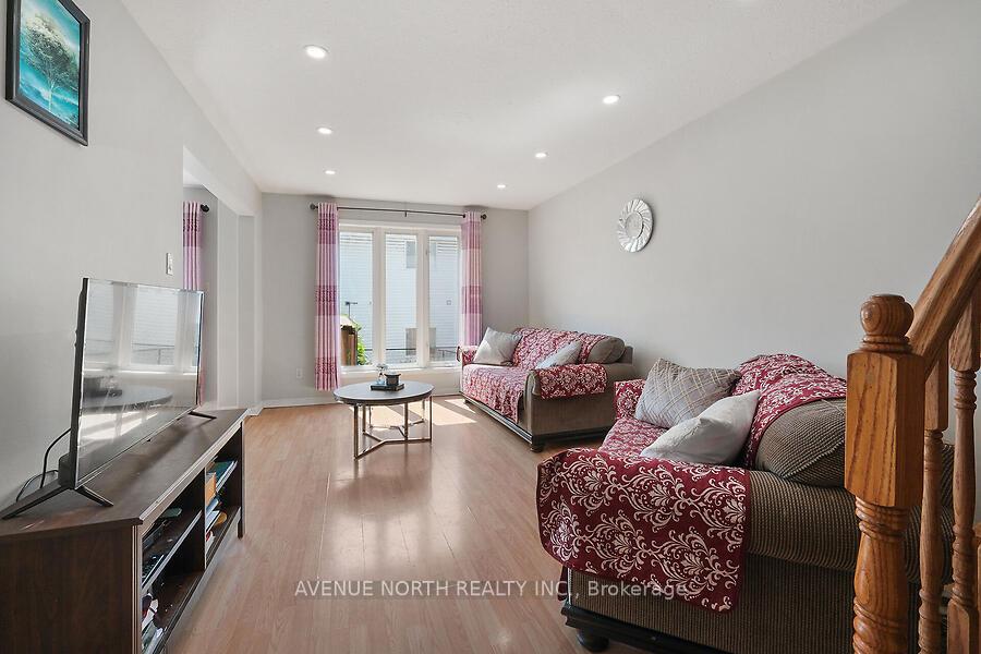 Photo 8 of 59 Splinter Crescent, Ottawa, Fairfield Heights — HOMEH