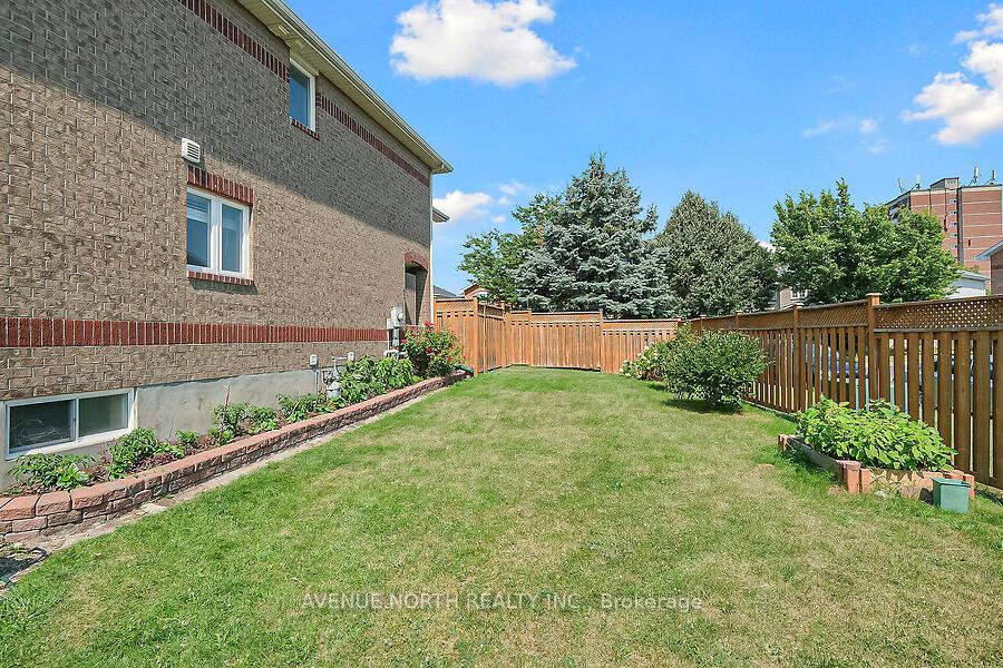 Photo 32 of 59 Splinter Crescent, Ottawa, Fairfield Heights — HOMEH