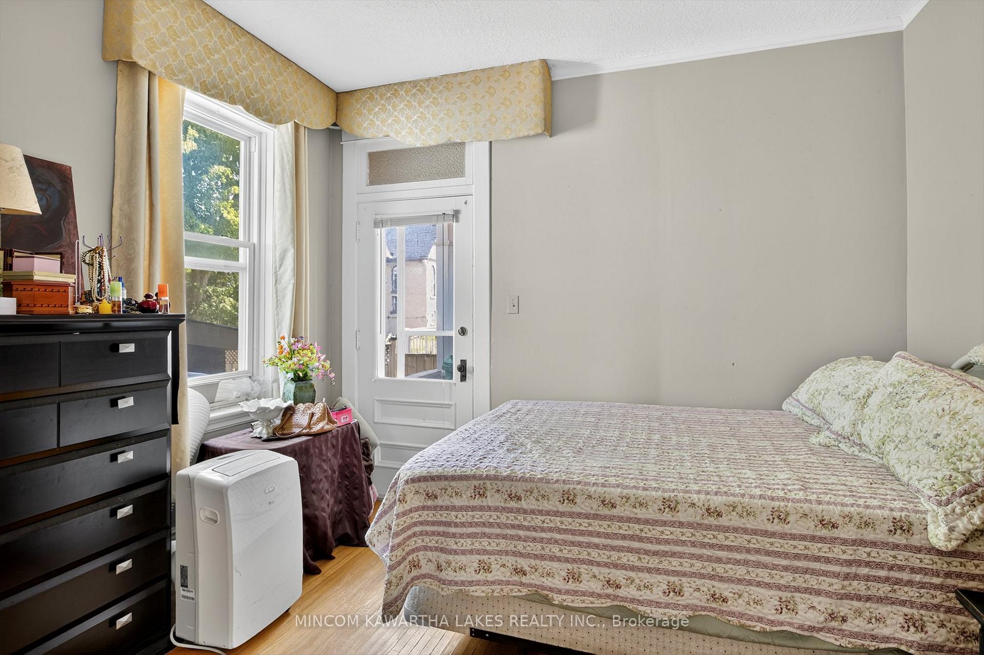 Photo 9 of 218 Aylmer Street N, Peterborough, Town Ward 3 — HOMEH