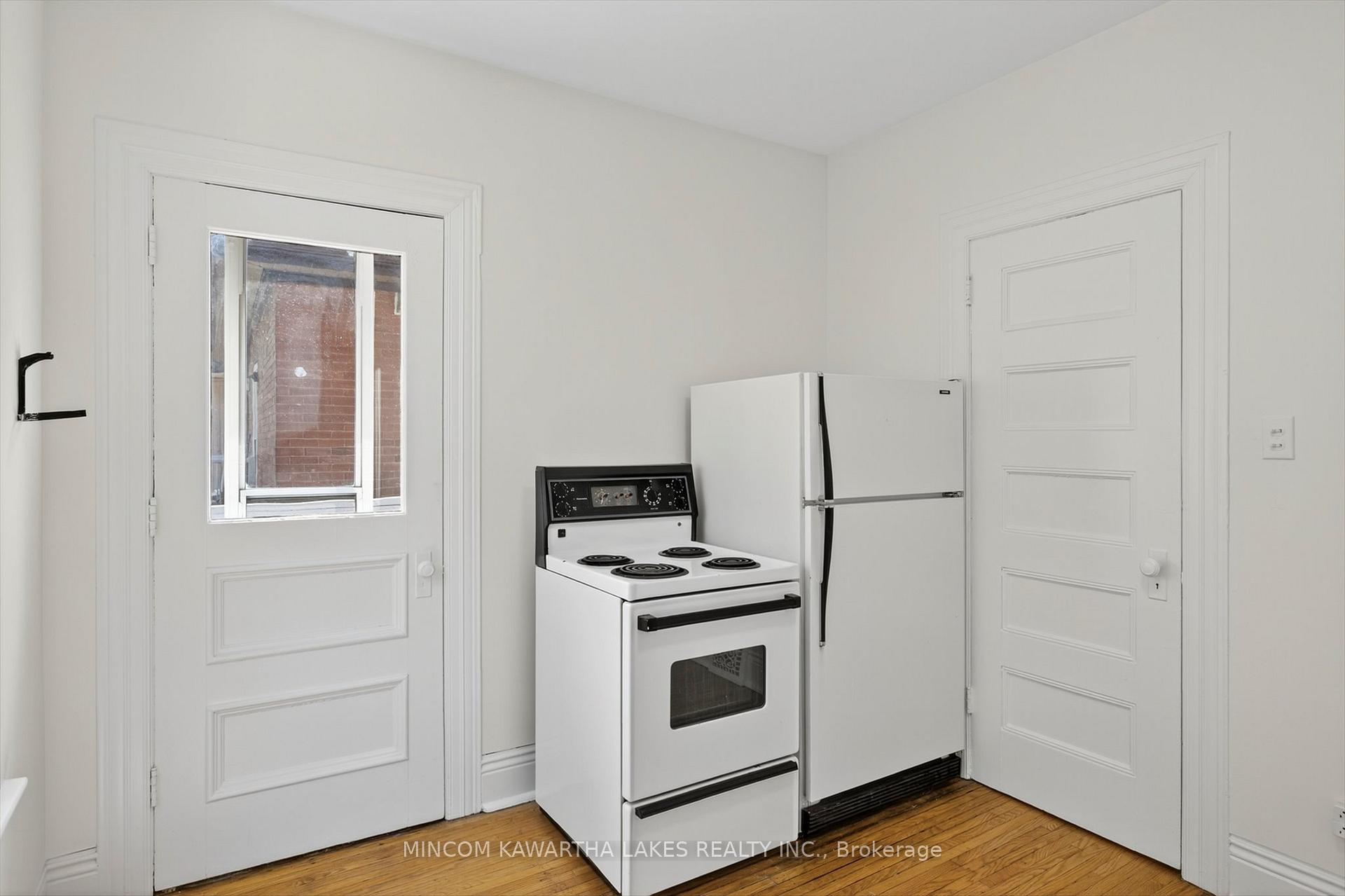 Photo 20 of 218 Aylmer Street N, Peterborough, Town Ward 3 — HOMEH
