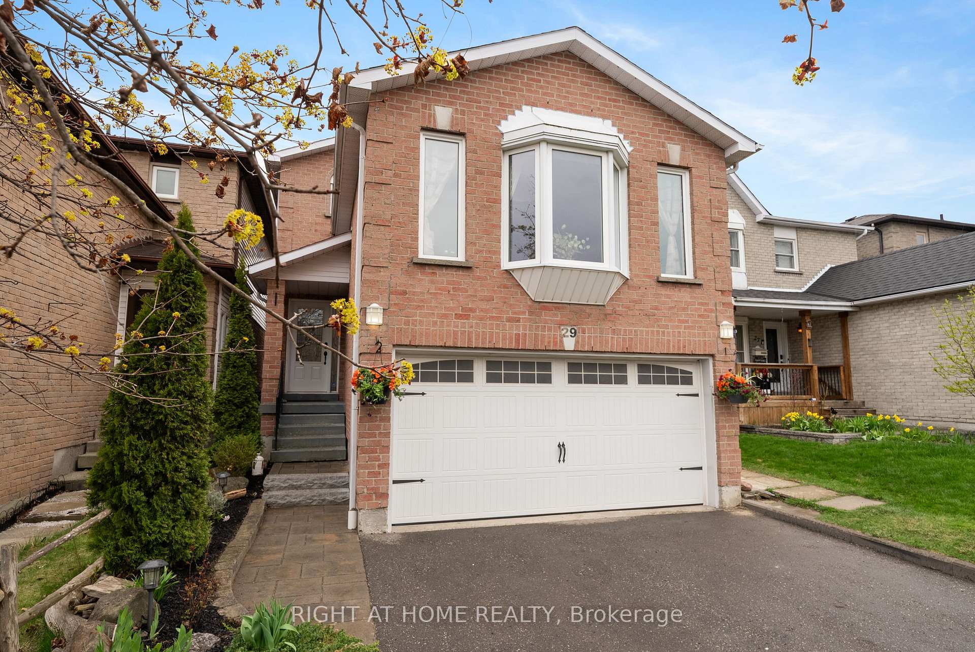 Front of 29 Fairmeadow Place