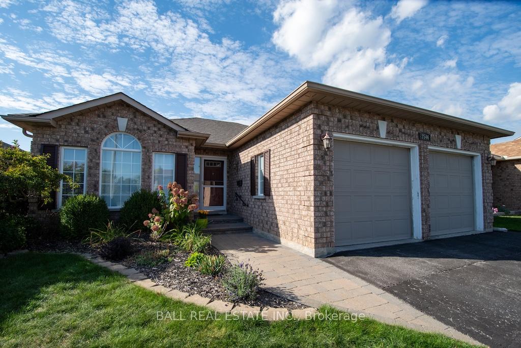 Photo 2 of 2546 Marsdale Drive, Peterborough, Ashburnham Ward 4 — HOMEH
