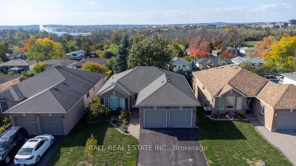 Photo 3 of 2546 Marsdale Drive, Peterborough, Ashburnham Ward 4 — HOMEH