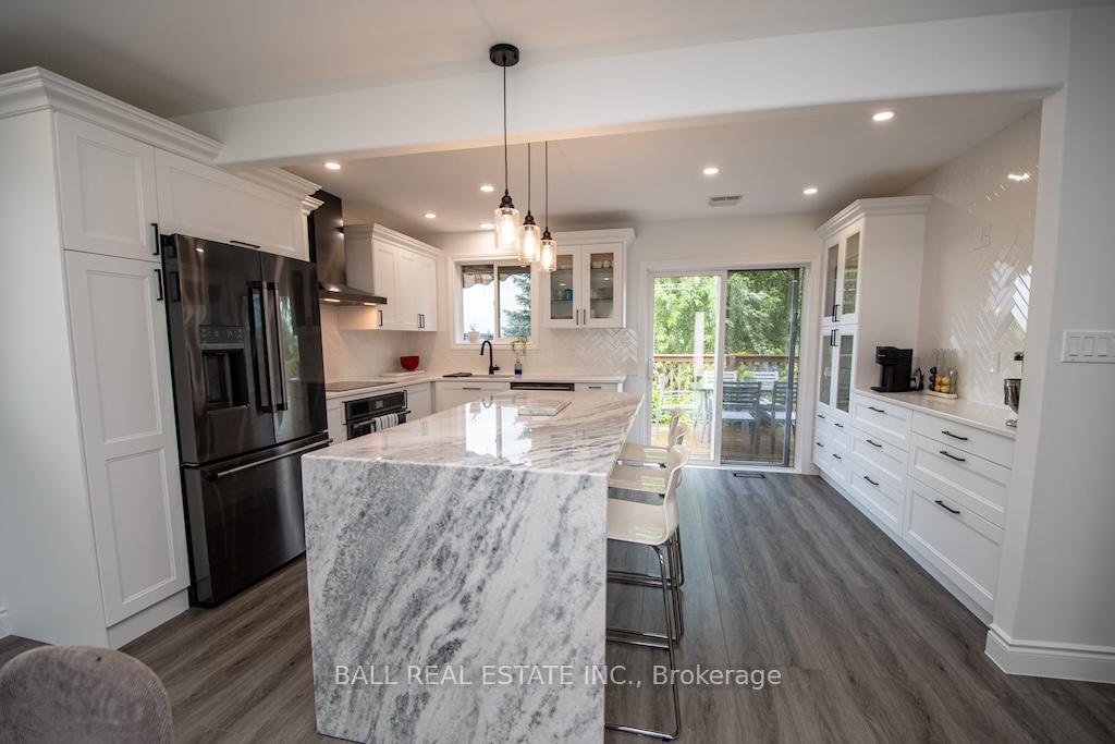 Photo 4 of 2546 Marsdale Drive, Peterborough, Ashburnham Ward 4 — HOMEH