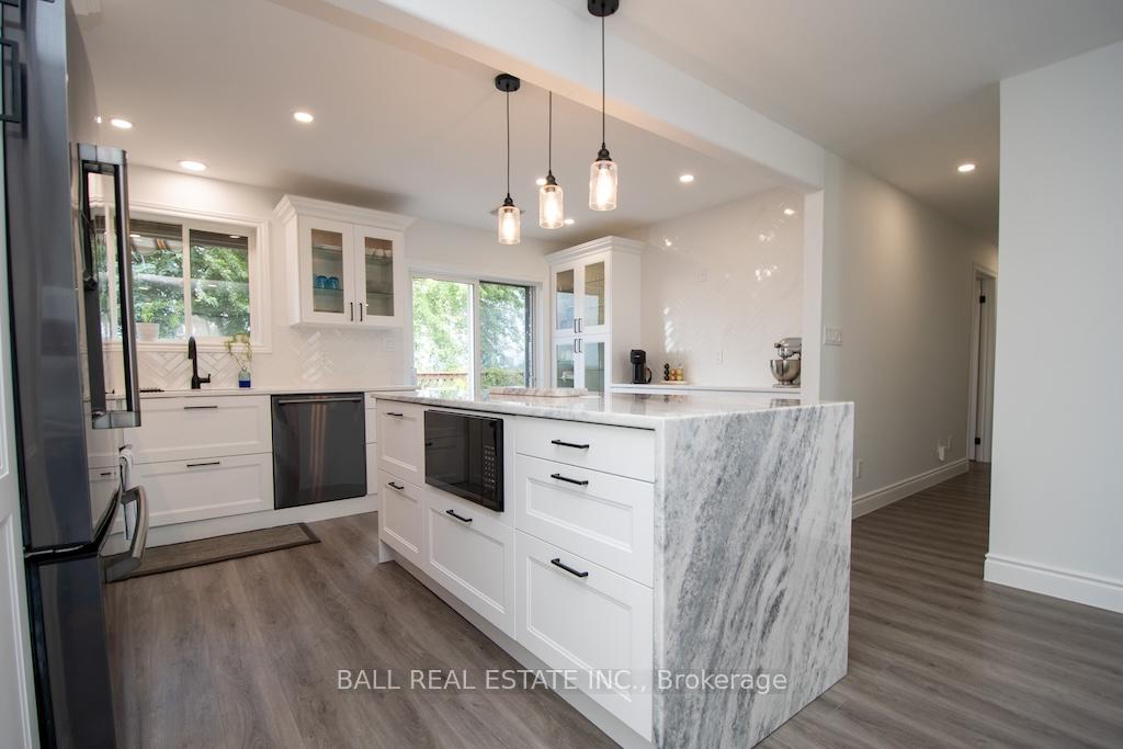 Photo 5 of 2546 Marsdale Drive, Peterborough, Ashburnham Ward 4 — HOMEH
