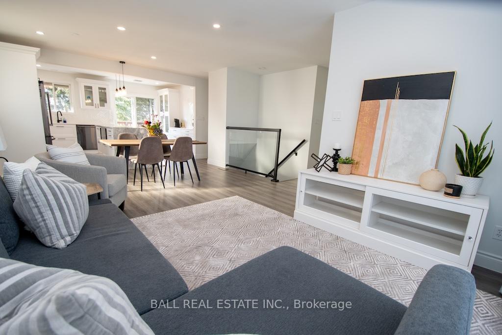 Photo 9 of 2546 Marsdale Drive, Peterborough, Ashburnham Ward 4 — HOMEH