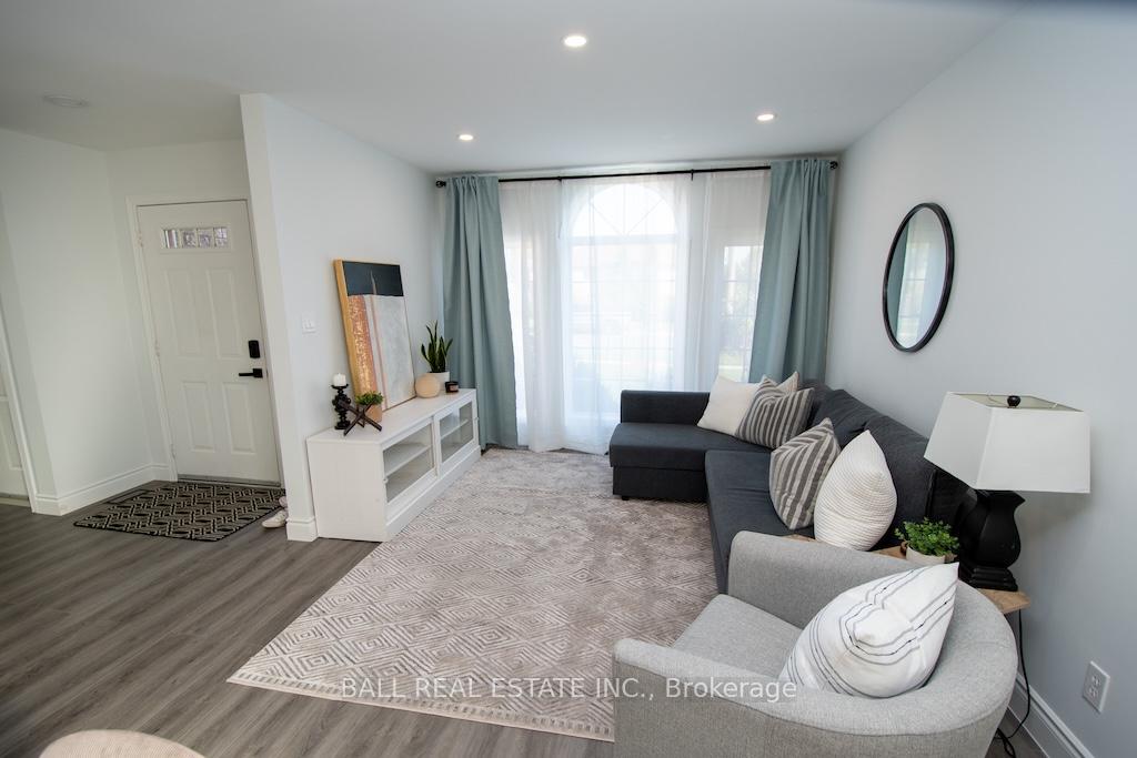 Photo 11 of 2546 Marsdale Drive, Peterborough, Ashburnham Ward 4 — HOMEH