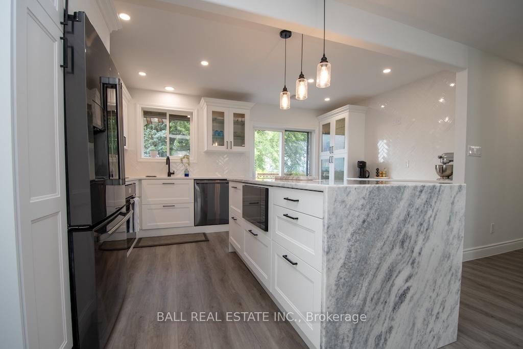 Photo 16 of 2546 Marsdale Drive, Peterborough, Ashburnham Ward 4 — HOMEH