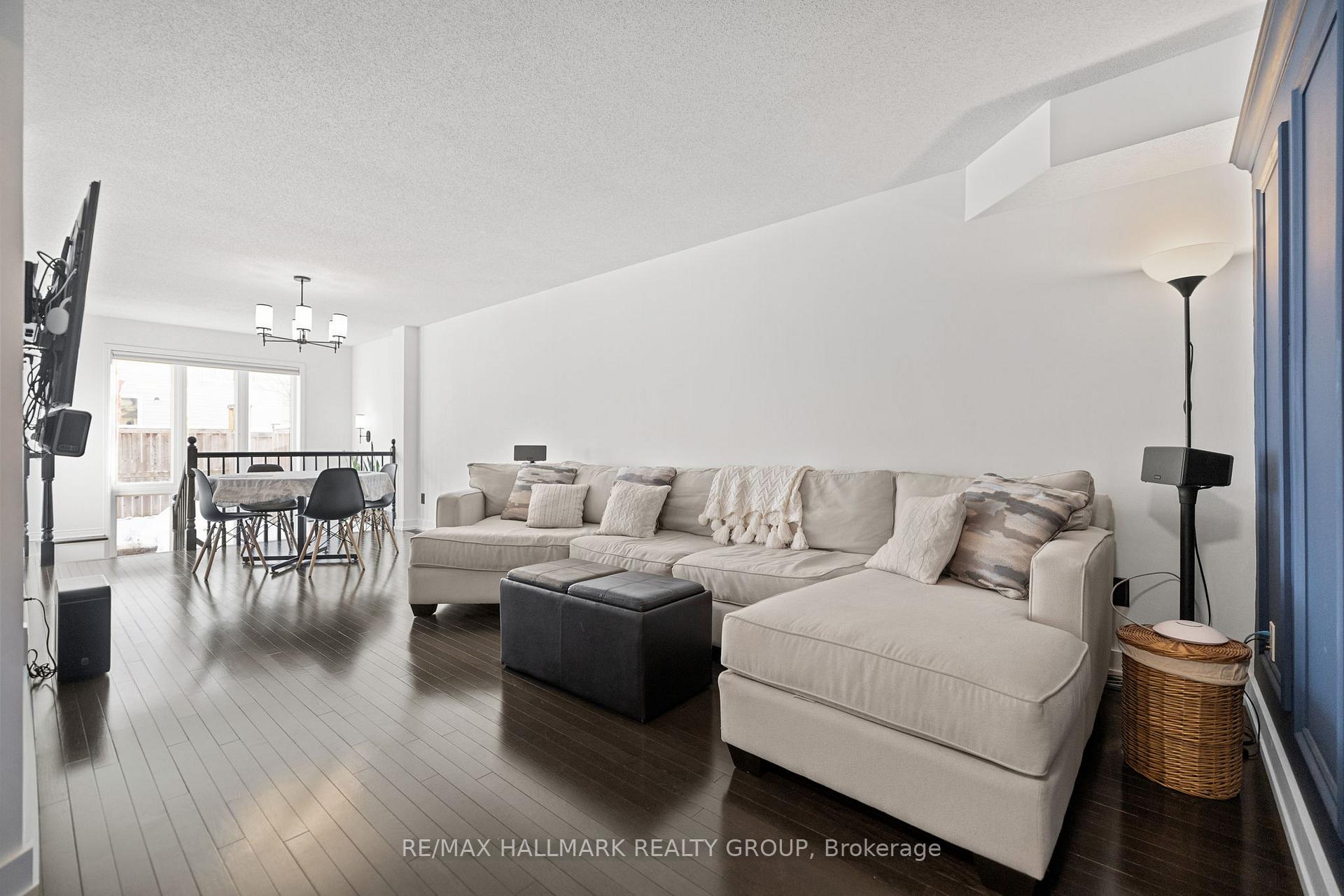 Photo 6 of 112 Challenge Crescent, Ottawa, Springridge/East Village — HOMEH