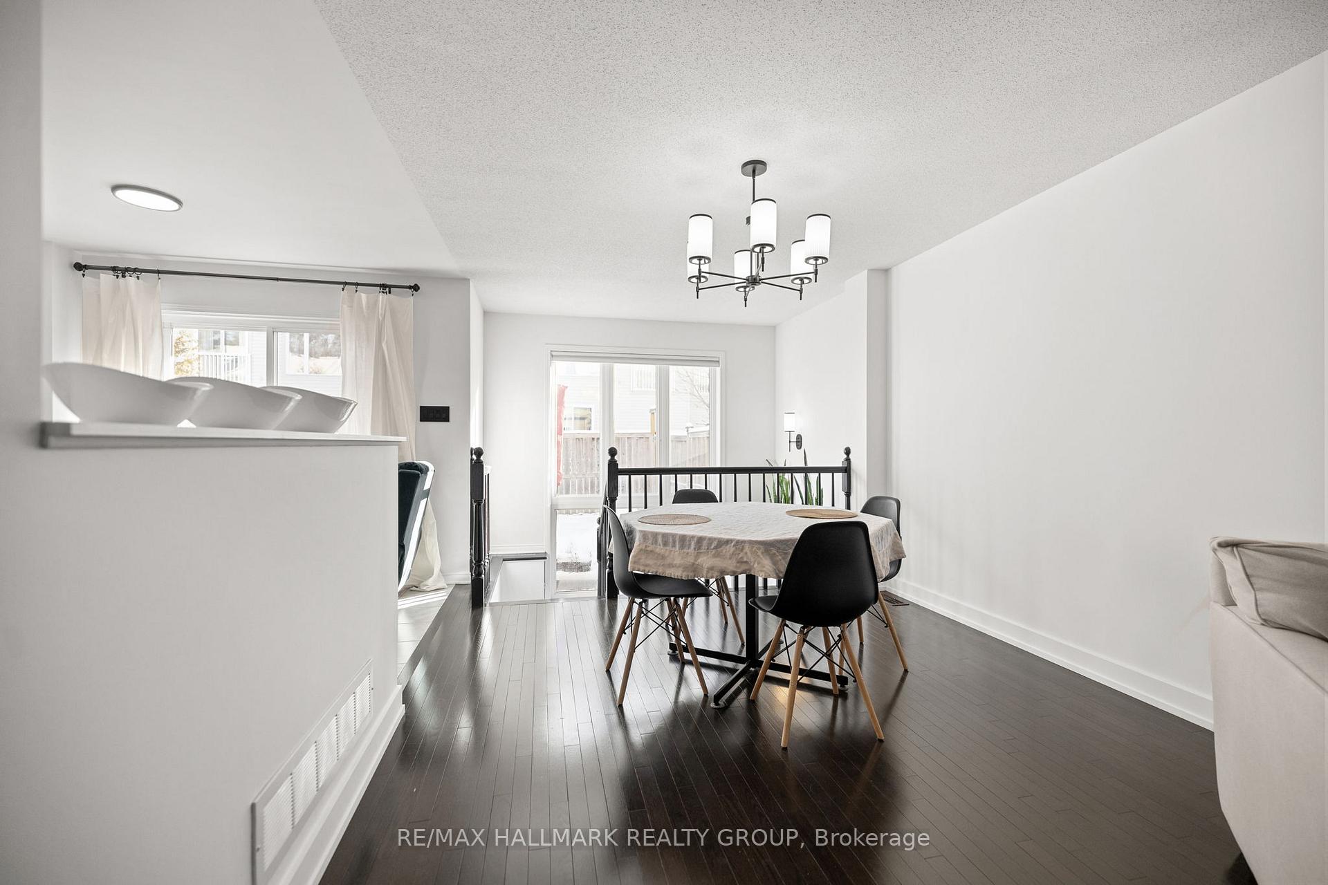 Photo 8 of 112 Challenge Crescent, Ottawa, Springridge/East Village — HOMEH