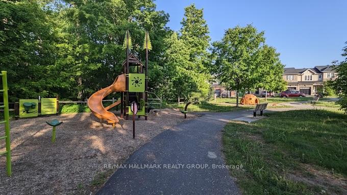 Photo 33 of 112 Challenge Crescent, Ottawa, Springridge/East Village — HOMEH