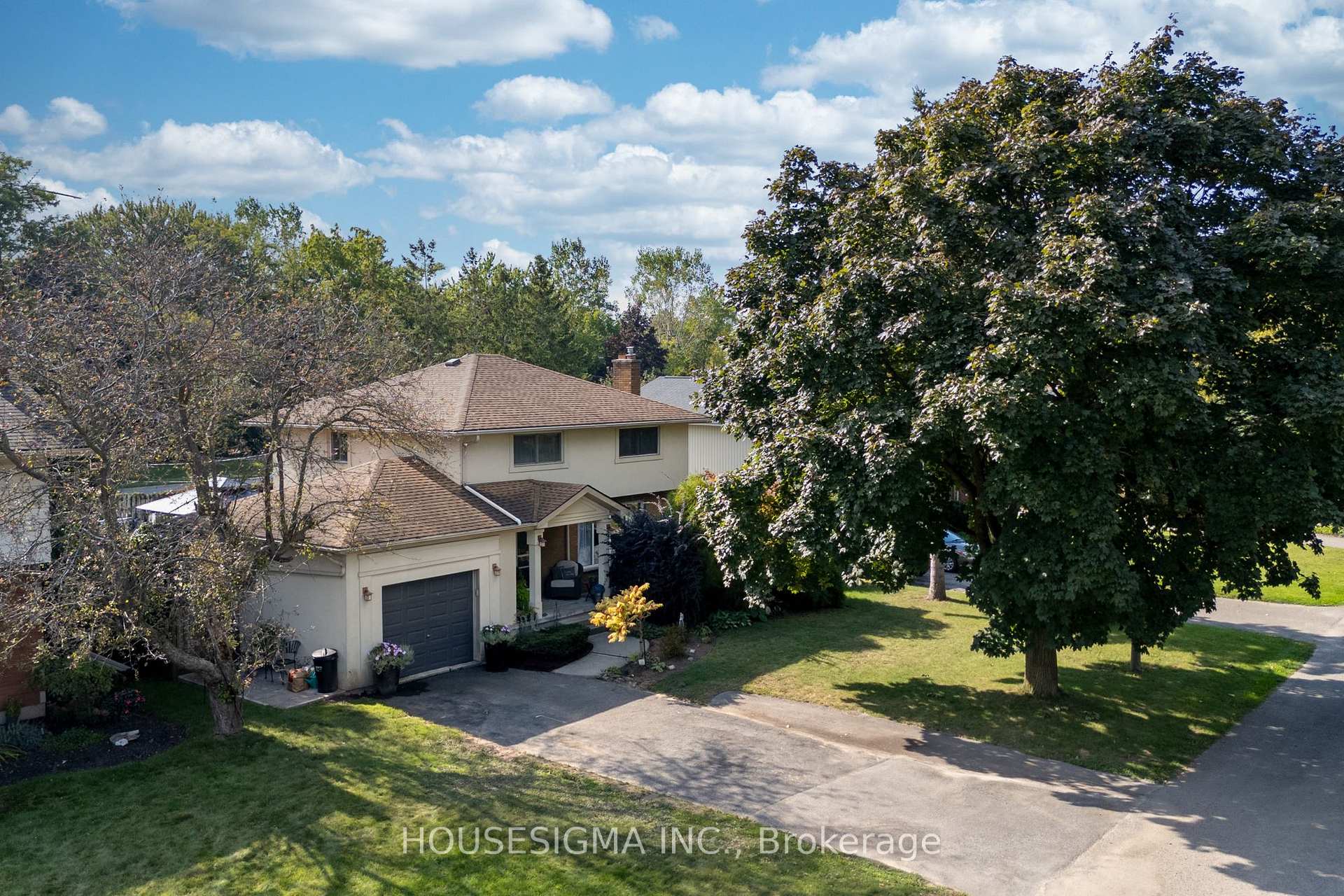 Photo 2 of 19 Claremount Circle N, Welland, Prince Charles — HOMEH