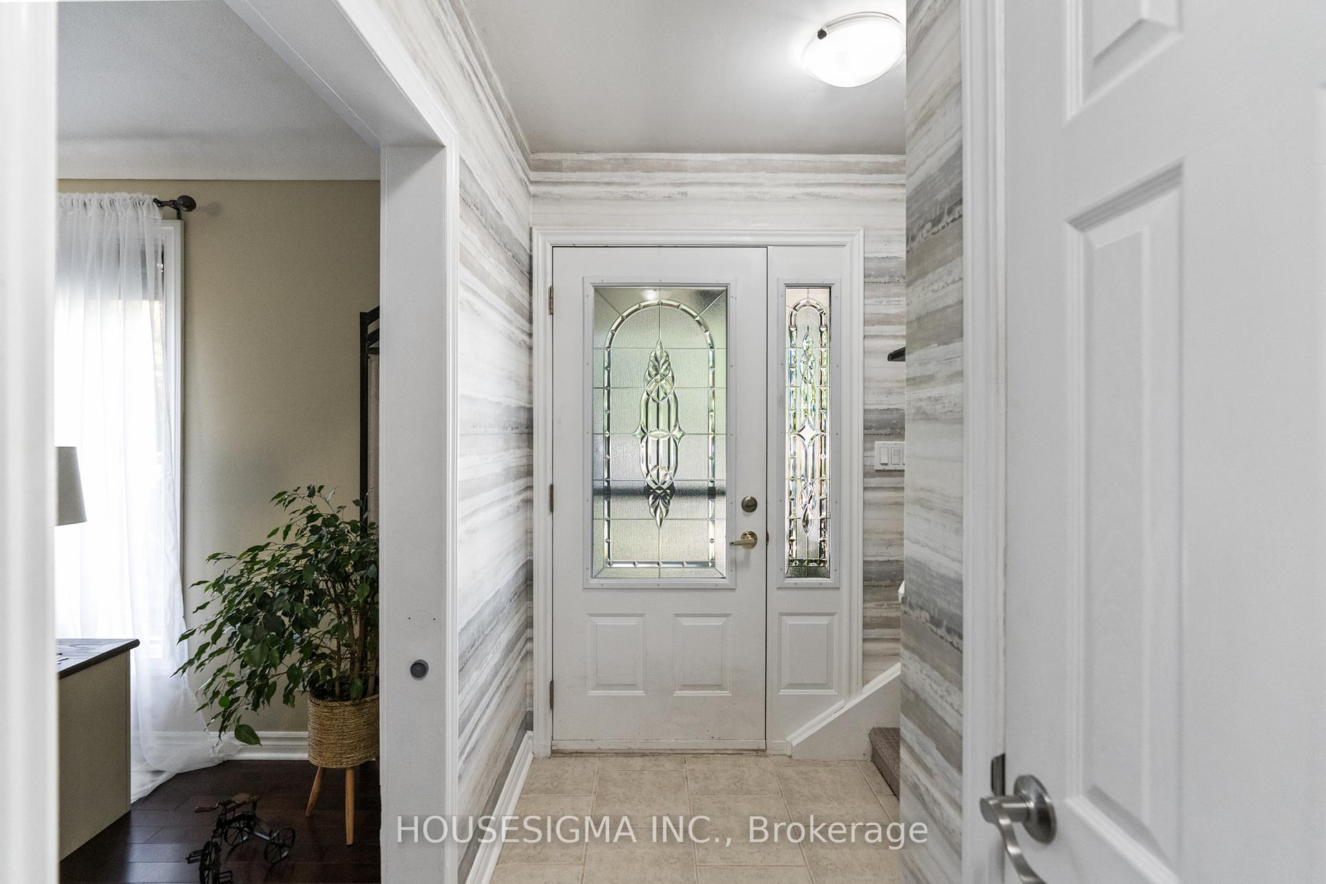 Photo 5 of 19 Claremount Circle N, Welland, Prince Charles — HOMEH