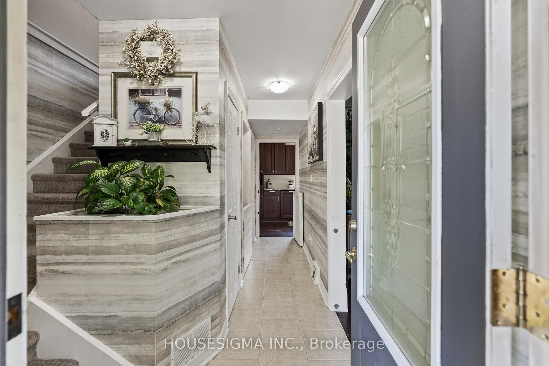 Photo 7 of 19 Claremount Circle N, Welland, Prince Charles — HOMEH