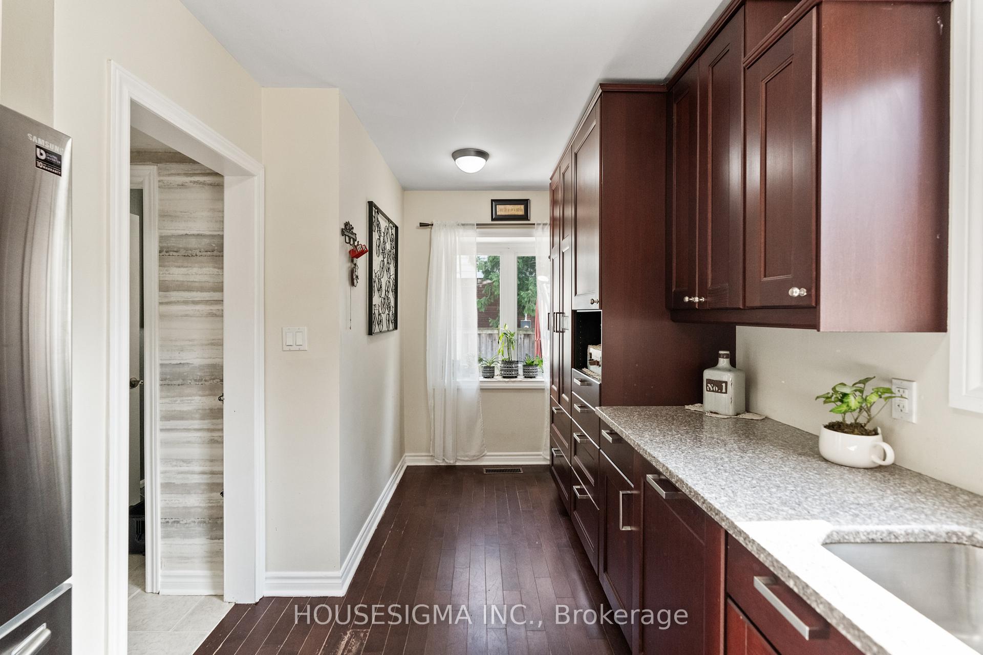 Photo 17 of 19 Claremount Circle N, Welland, Prince Charles — HOMEH