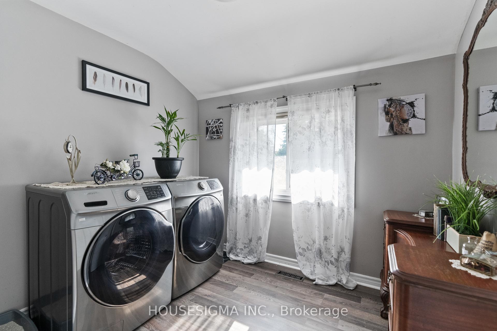 Photo 23 of 19 Claremount Circle N, Welland, Prince Charles — HOMEH